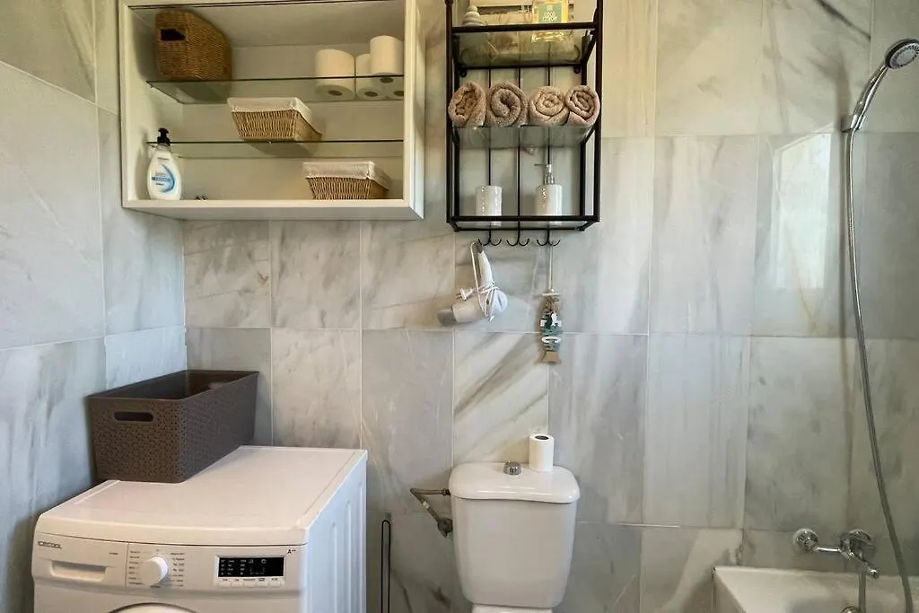 Atico Con Bonita Vista. En Urbanizacion Privada.! Apartamento Estepona