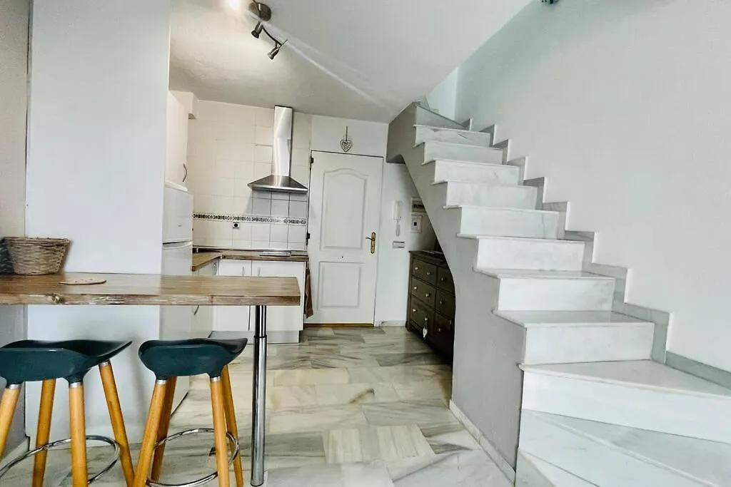 Atico Con Bonita Vista. En Urbanizacion Privada.! Apartamento Estepona España
