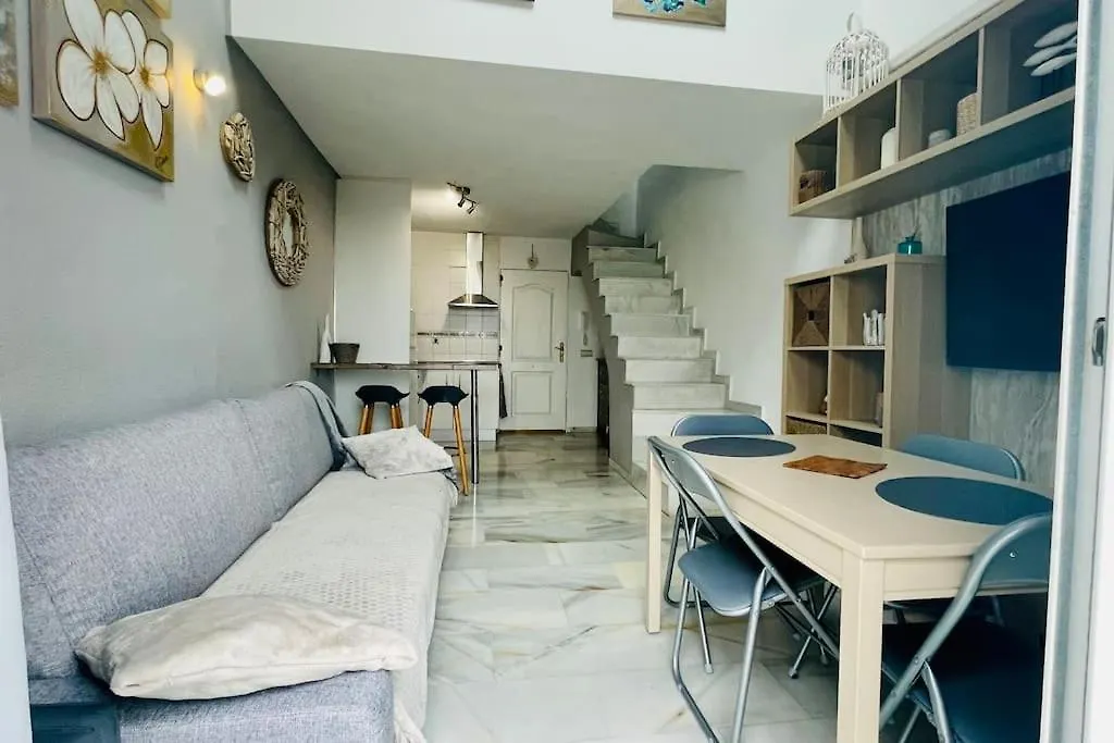 Atico Con Bonita Vista. En Urbanizacion Privada.! Apartamento Estepona 0*,  España
