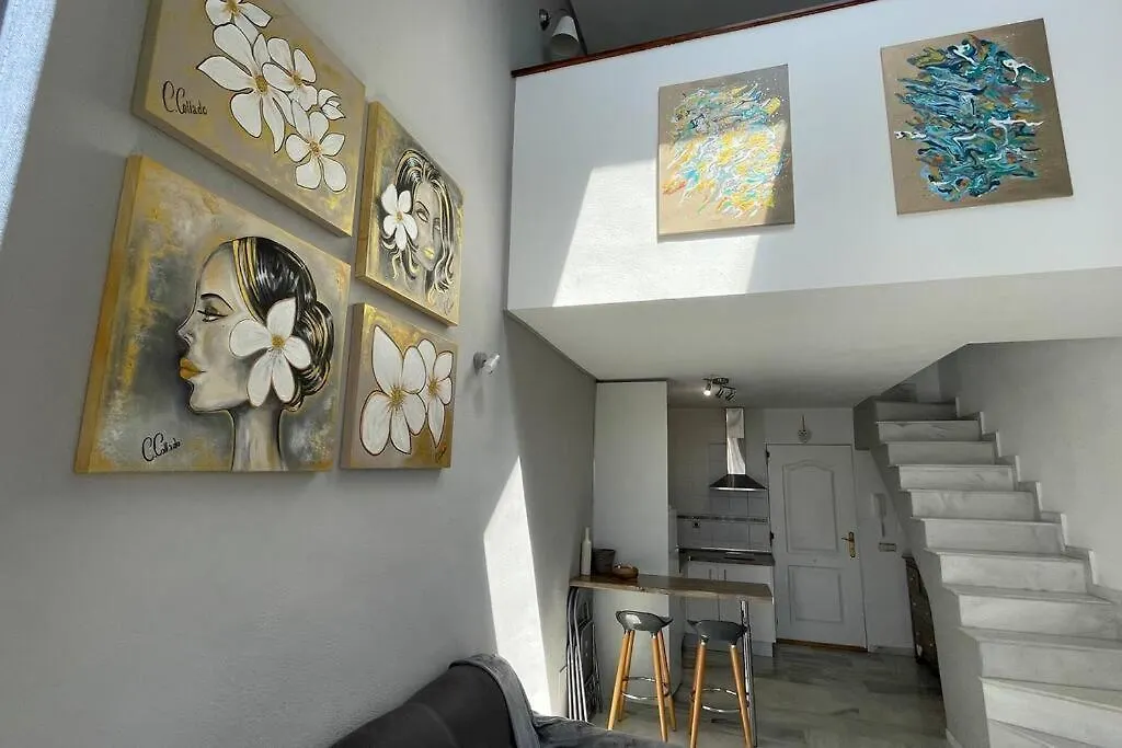 Atico Con Bonita Vista. En Urbanizacion Privada.! Apartamento Estepona
